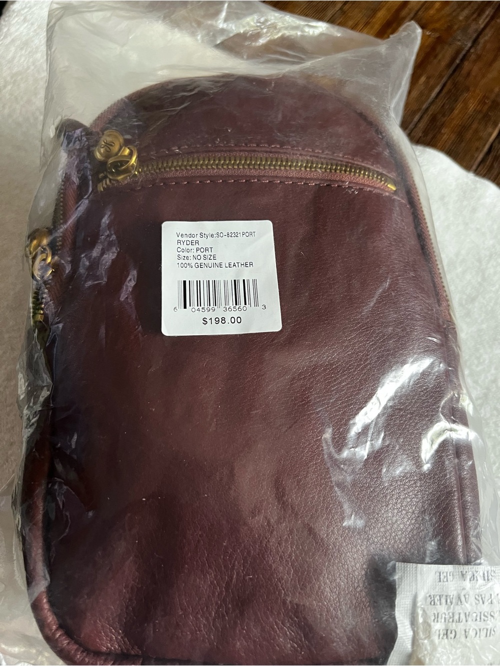 HOBO Ryder convertible crossbody backpack - Picture 8 of 11